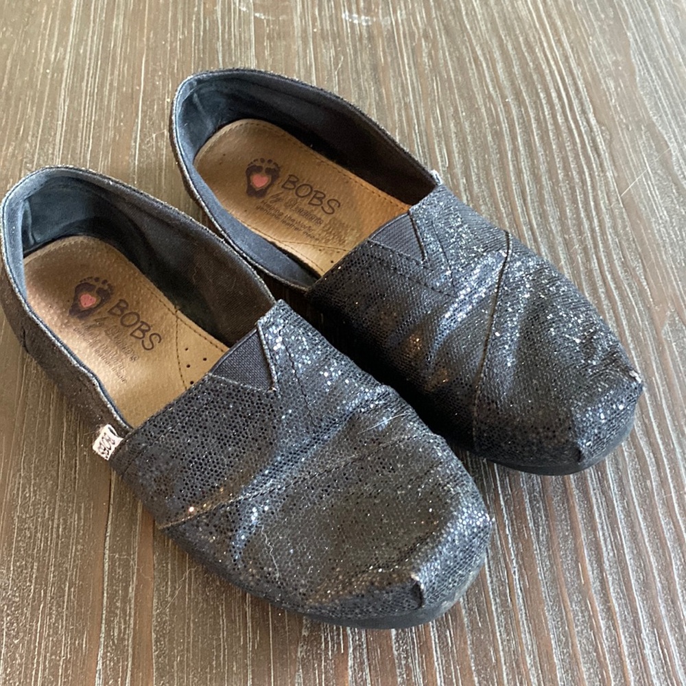 Bobs by Skechers flat sparkly shoes in size 7 black.